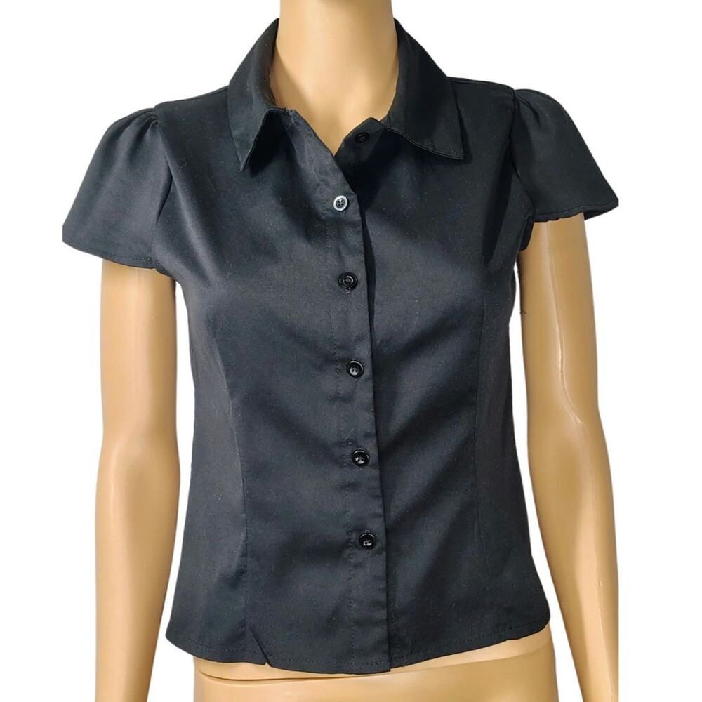 1990s Fitted Short Fold Down Collar Button Up Blouse Short Cap Sleeves Size XS
